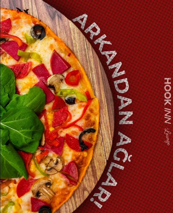 Sucuklu, mantarlı taş fırın pizza